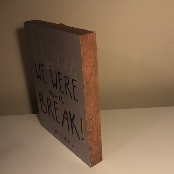 F R I E N D S Wall Decor. - Picture 2 of 2
